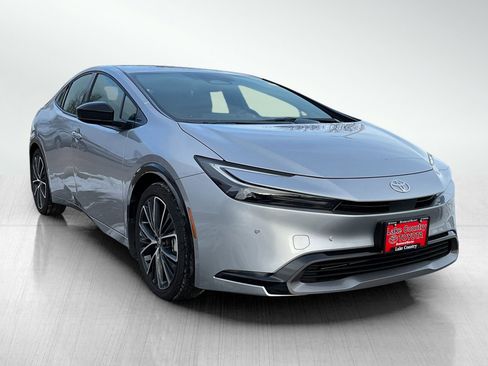 Used 2024 Toyota Prius XLE image 7