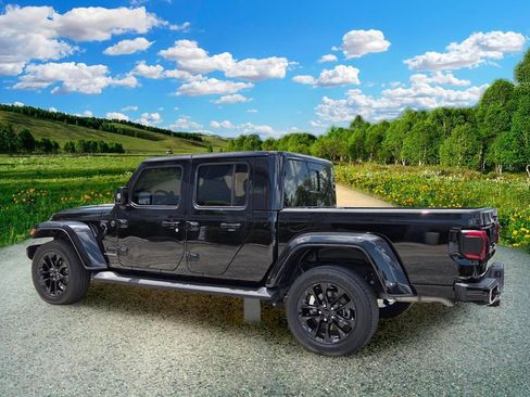 Used 2023 Jeep Gladiator Overland AWD/4WD image 4