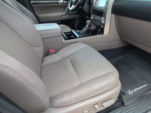 Used 2021 Lexus GX 460 Premium w/ Premium Package AWD/4WD image 32