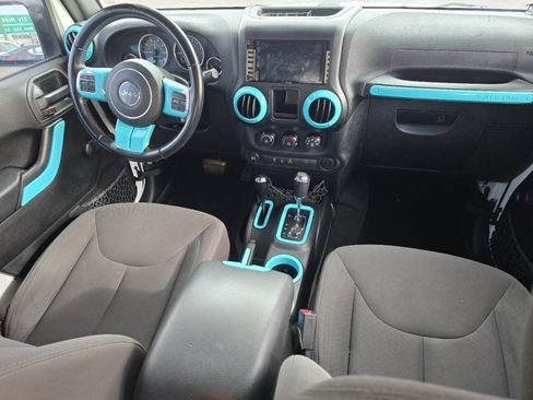 Used 2017 Jeep Wrangler Unlimited Sport w/ Connectivity Group image 17