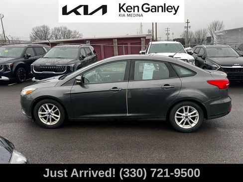 Used 2016 Ford Focus SE image 8