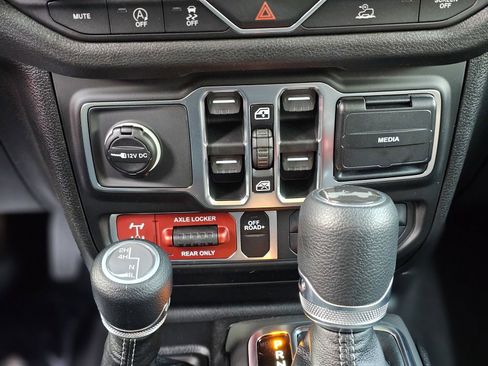 New 2026 Jeep Wrangler Unlimited Sport AWD/4WD image 19