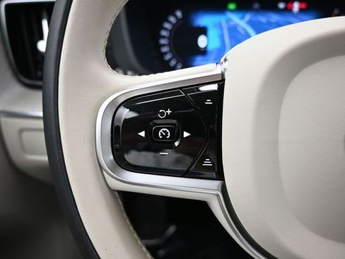 Used 2024 Volvo XC60 B5 Ultimate w/ Protection Package Premier image 22