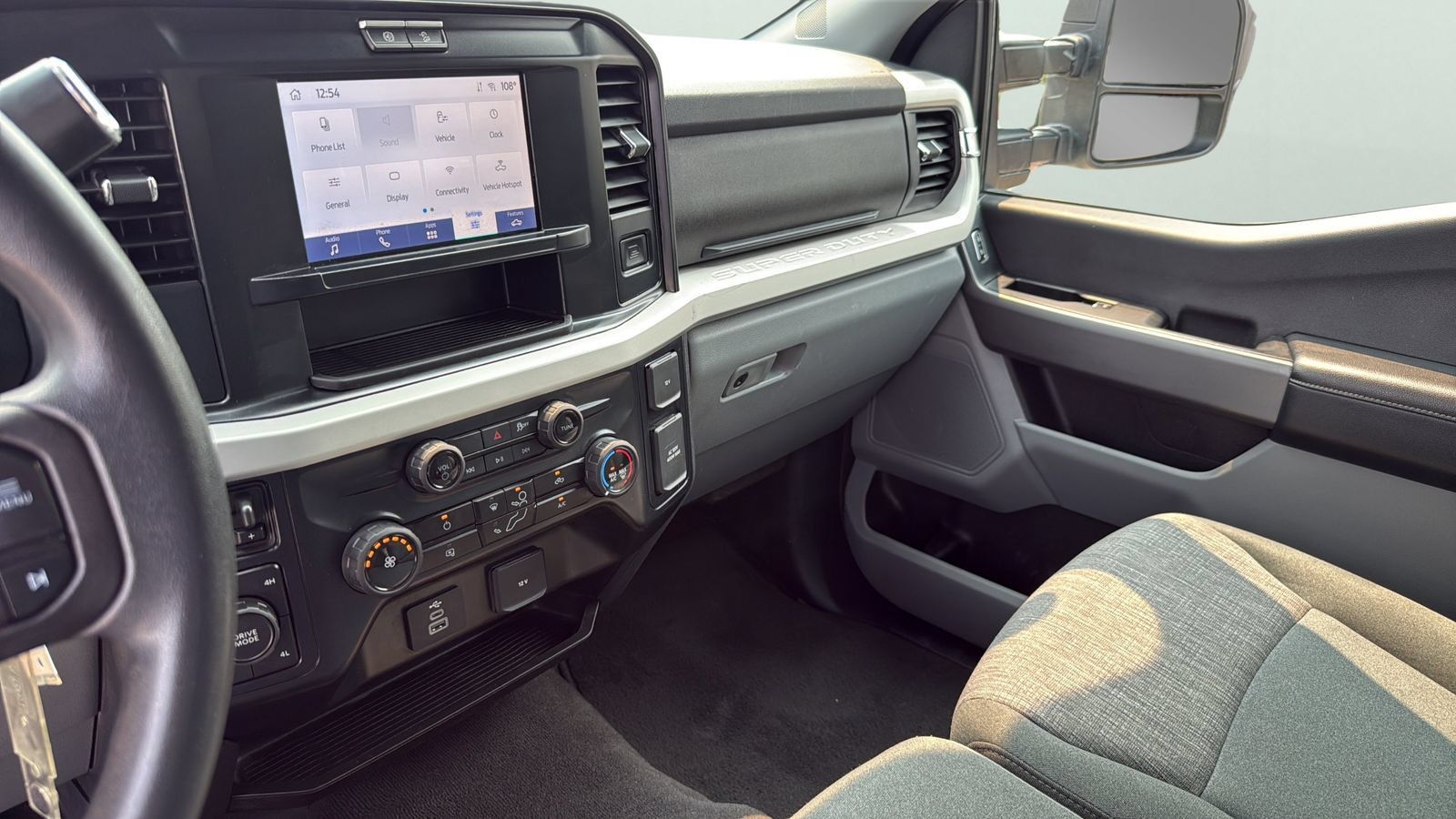 Used 2025 Ford F250 XLT w/ FX4 Off-Road Package AWD/4WD image 18