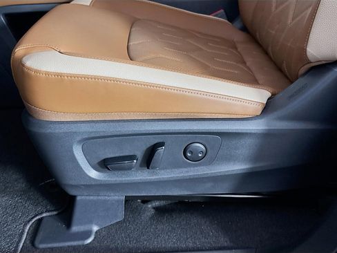 New 2026 Nissan Pathfinder Platinum image 20