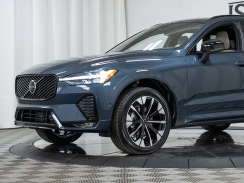 New 2026 Volvo XC60 B5 Plus w/ Protection Package Premier image 25