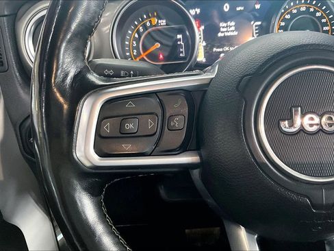 Used 2019 Jeep Wrangler Unlimited Sahara w/ Uconnect 4C Nav & Sound Group AWD/4WD image 10