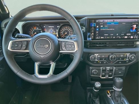 Certified 2025 Jeep Wrangler Unlimited Sahara AWD/4WD image 23