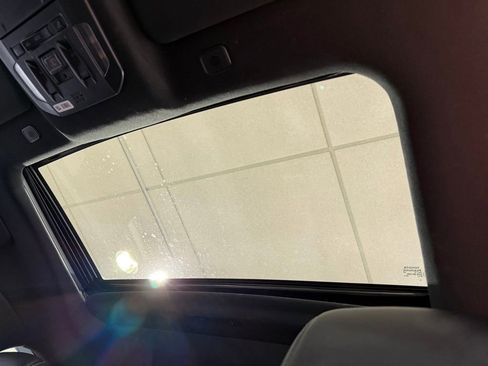 Used 2023 Toyota Highlander XSE AWD/4WD image 18