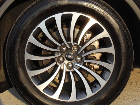 Used 2020 Lincoln Aviator Reserve w/ Equipment Group 201A RWD image 9