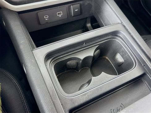 Used 2022 Land Rover Defender 90 X-Dynamic S image 18