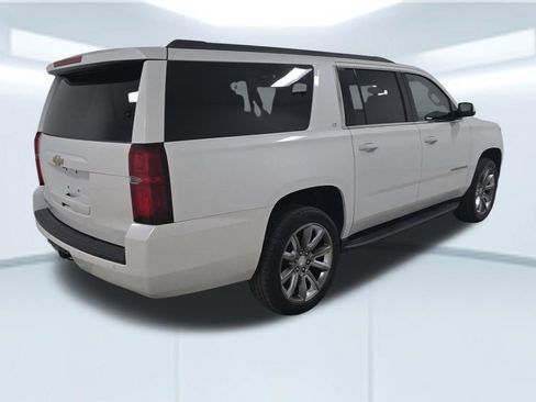 Used 2019 Chevrolet Suburban LT image 2