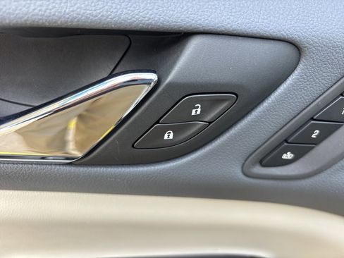 Used 2021 GMC Acadia Denali w/ Denali Technology Package image 23