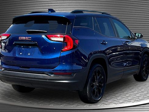Used 2022 GMC Terrain SLE w/ Driver Convenience Package FWD image 6