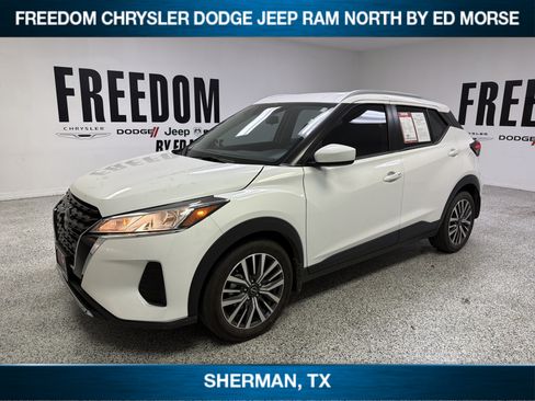 Used 2023 Nissan Kicks SV FWD image 1