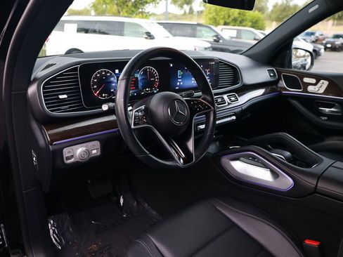 Used 2025 Mercedes-Benz GLE 450e 4MATIC w/ Driver Assistance Package image 15