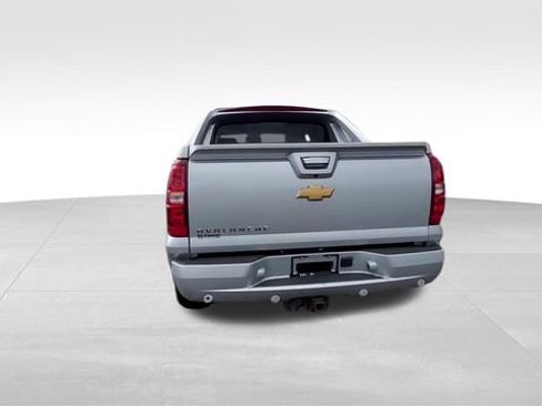 Used 2013 Chevrolet Avalanche LT image 7