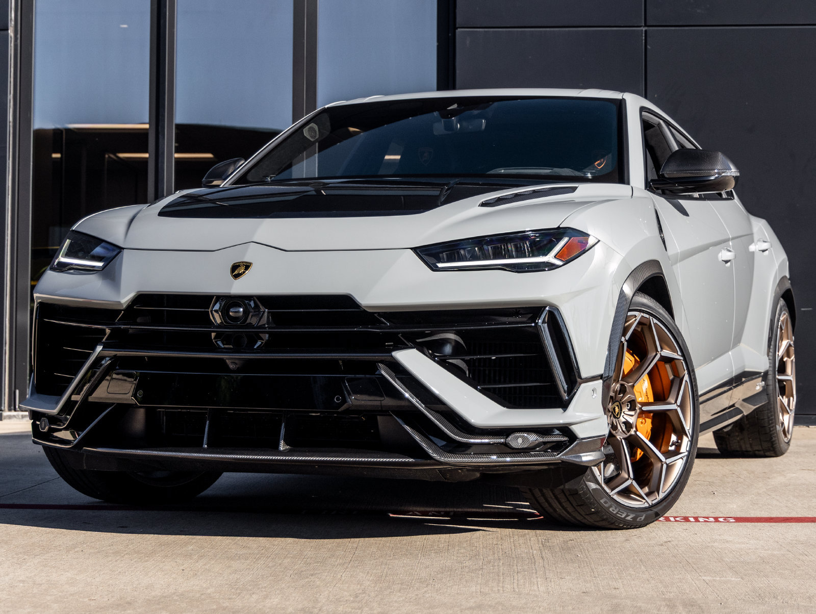 Used 2024 Lamborghini Urus Performante AWD/4WD image 1