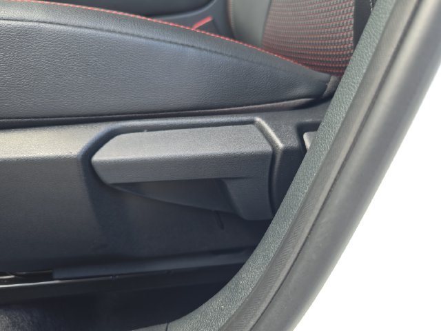 Used 2025 Nissan Kicks SR FWD image 18