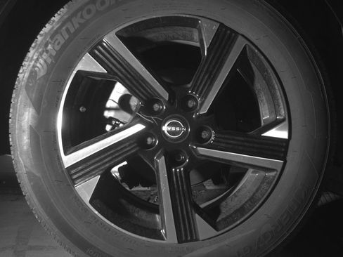 Used 2025 Nissan Sentra SV image 15