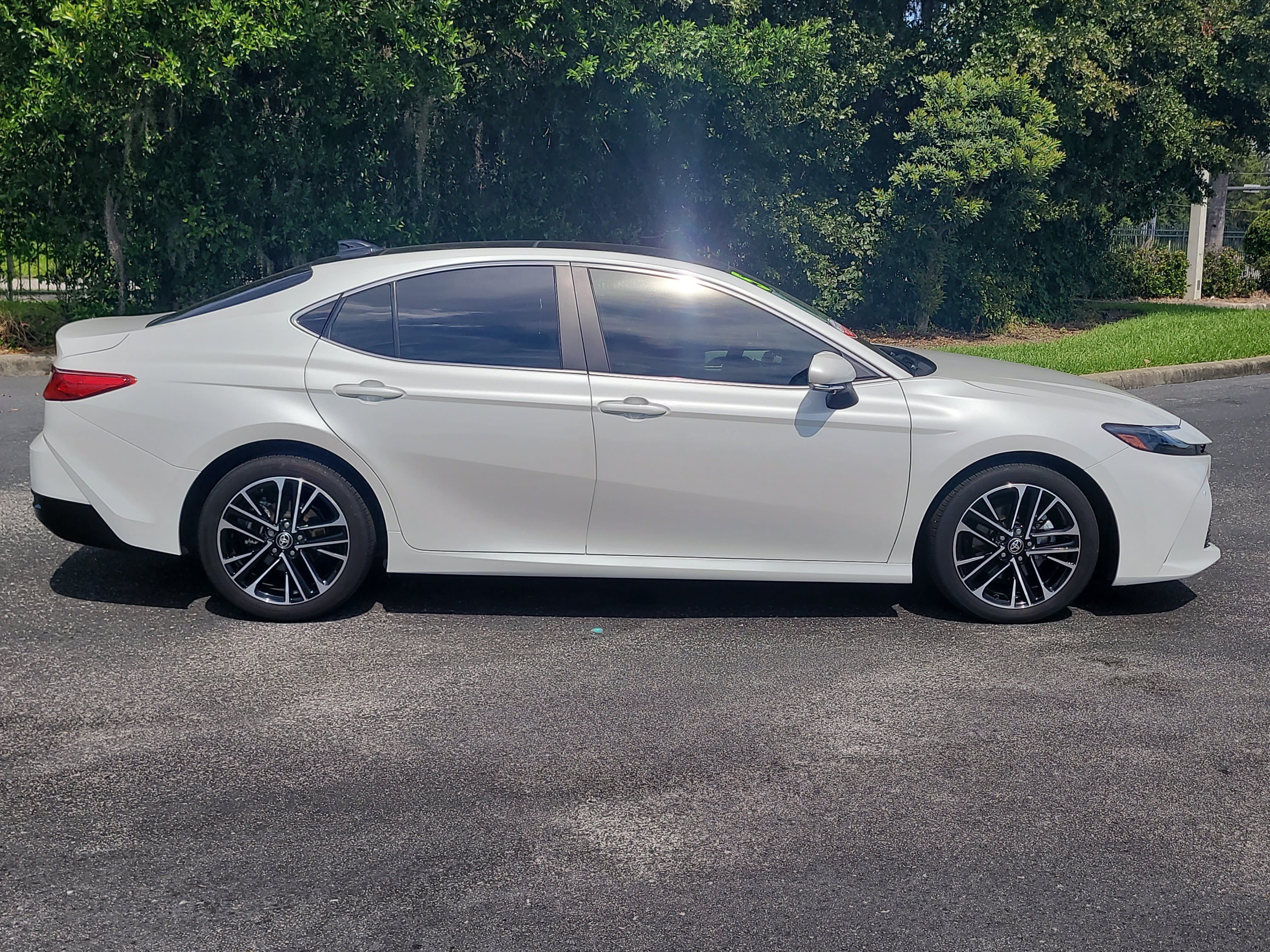 Certified 2025 Toyota Camry XLE w/ Premium Plus Package FWD image 8