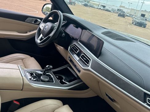 Used 2021 BMW X7 xDrive40i w/ Premium Package 2 image 18