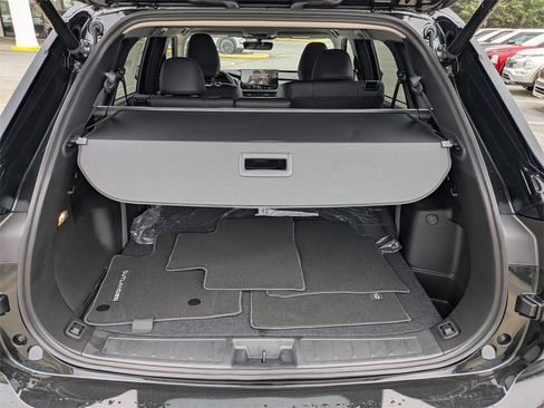 New 2025 Mitsubishi Outlander SE image 12