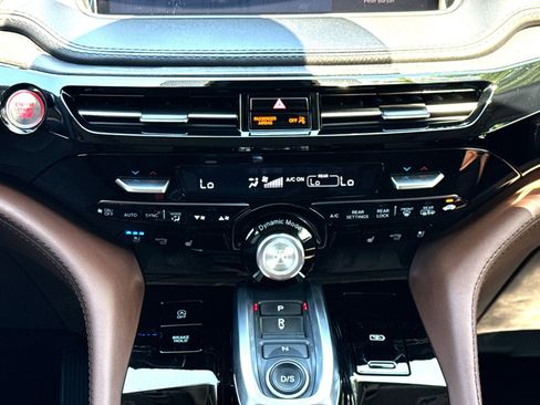 Used 2023 Acura MDX SH-AWD w/ Advance Package image 21