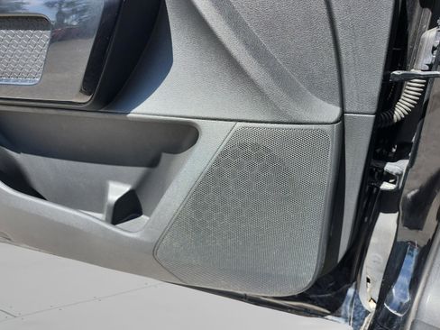 Used 2023 Nissan Pathfinder SV image 28