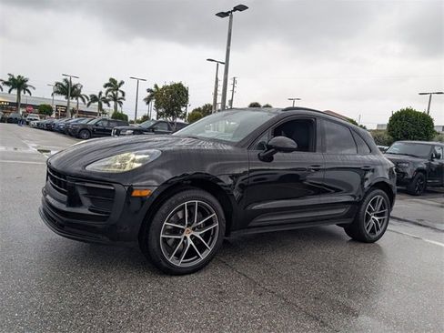 Used 2022 Porsche Macan image 2