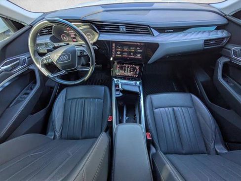 Used 2022 Audi e-tron Premium Plus w/ Premium Plus Package image 10