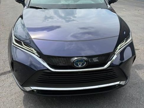 Used 2024 Toyota Venza Limited AWD/4WD image 7