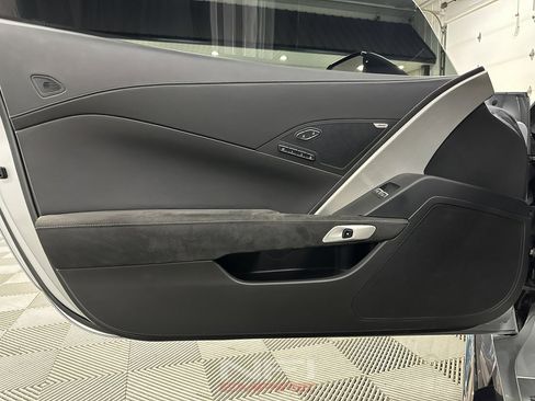 Used 2016 Chevrolet Corvette Z06 w/ 3LZ Preferred Equipment Group image 34