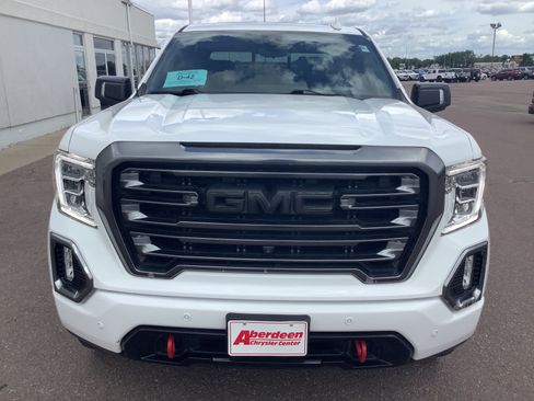Used 2021 GMC Sierra 1500 AT4 w/ AT4 Value Package AWD/4WD image 3