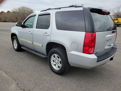 Used 2013 GMC Yukon SLE AWD/4WD image 7