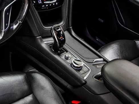 Used 2021 Cadillac XT5 Premium Luxury image 16