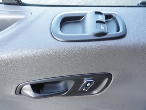 Used 2023 Ford Transit 350 XLT image 22