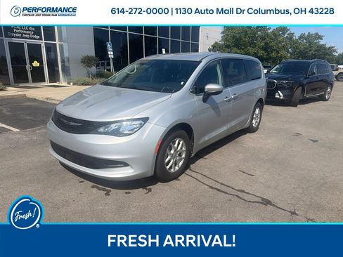 Used 2023 Chrysler Voyager LX FWD image 8