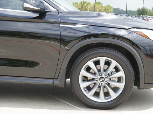 Used 2021 INFINITI QX50 Essential w/ Convenience Package FWD image 9