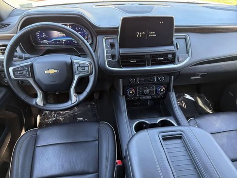 Used 2023 Chevrolet Suburban Premier image 10