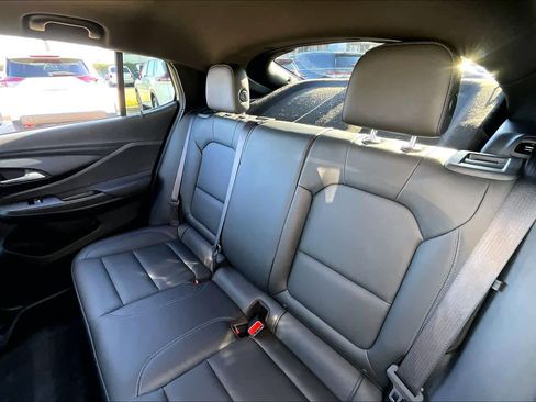 Used 2025 Buick Envista Sport Touring image 18