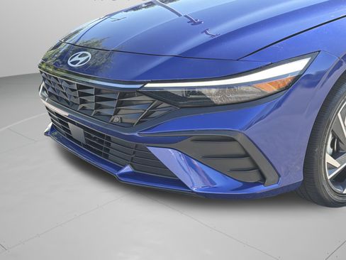 Used 2025 Hyundai Elantra SEL FWD image 32