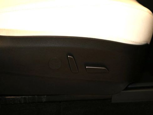 Used 2023 Tesla Model Y Long Range AWD/4WD image 61