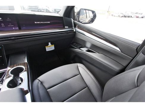 New 2026 Cadillac Escalade ESV 2WD image 10