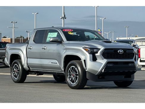 New 2025 Toyota Tacoma TRD Sport image 2
