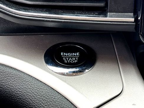 Used 2023 Ford Explorer XLT w/ Equipment Group 202A image 17