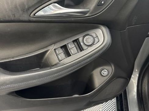 Used 2025 Buick Encore GX Sport Touring FWD image 8
