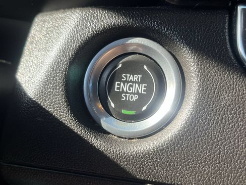 Used 2023 Chevrolet Colorado W/T RWD image 15