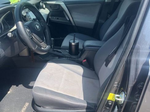 Used 2015 Toyota RAV4 LE AWD/4WD image 9