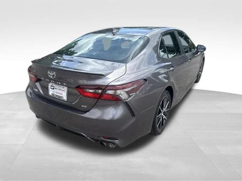 Used 2024 Toyota Camry SE FWD image 5